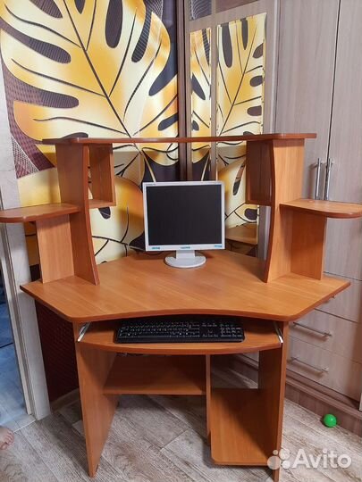 Стол письменный, компьютерный угловой