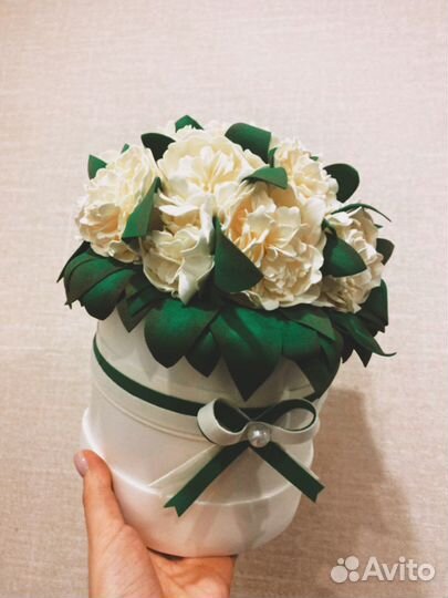 Букет в шляпной коробке декор