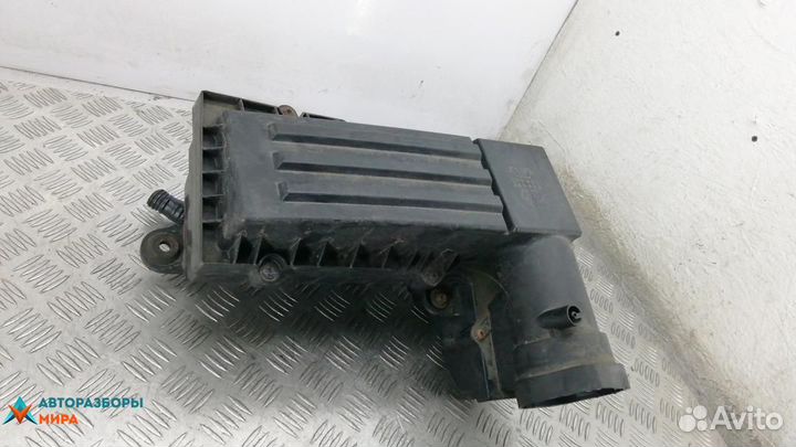 Корпус воздушного фильтра Volkswagen Scirocco 3