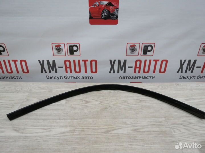 Уплотнитель двери передний правый Kia Rio 3