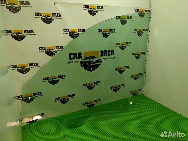 Стекло двери переднее правое Volvo XC90