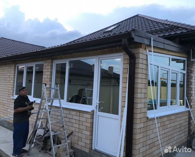 Пластиковые окна, сстекление балконов