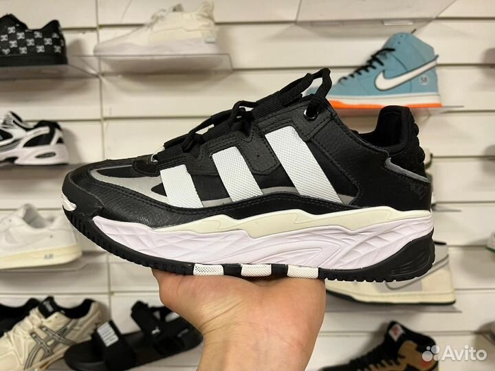 Кроссовки adidas