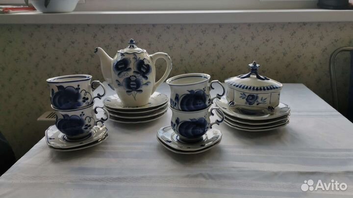 Сервиз чайно-десертный Гжель