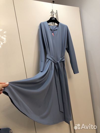 Платье голубое 48 размер новое