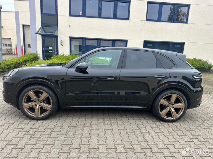 Porsche Cayenne 3.0 AT, 2023, 9 900 км