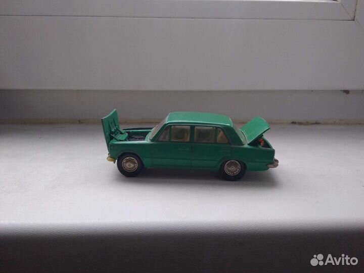 Советская моделька ваз 2101