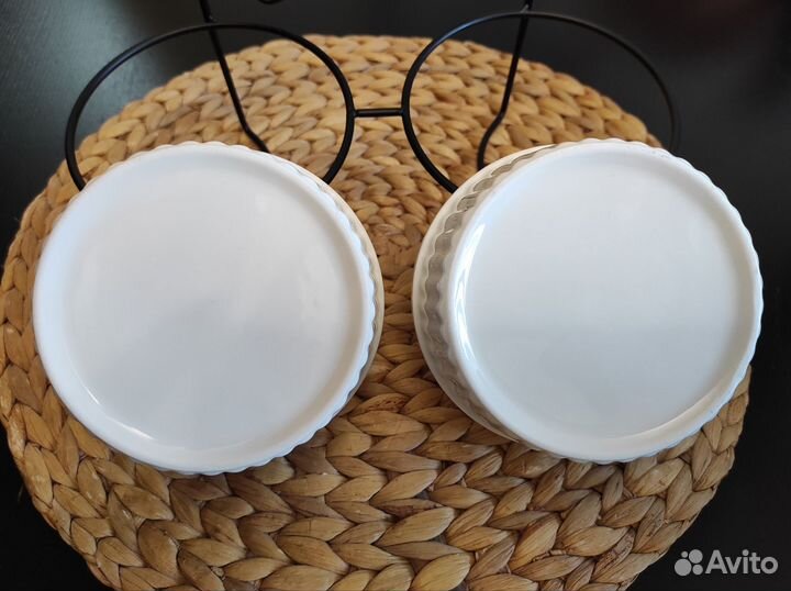 Двойная керамическая миска на подставке для кошек