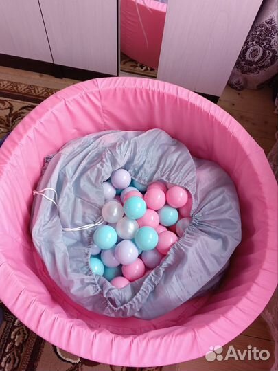 Сухой бассейн с шариками