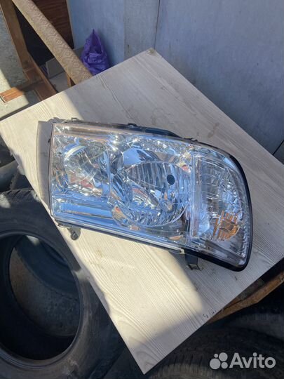 Фара правая Лэнд Крузер 100