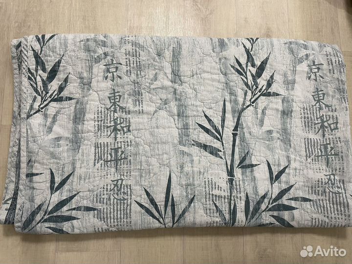 Покрывало, одеяла, подушки, постельное белье