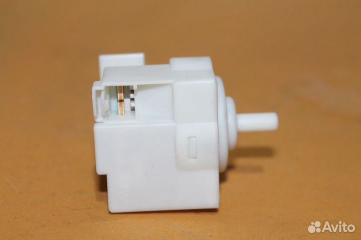 Прессостат Electrolux 3792216040 бу. 5508