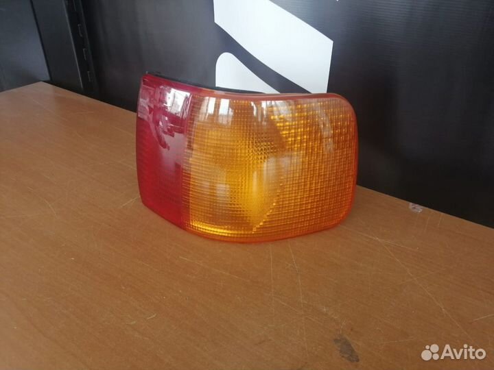 Фонарь правый Audi 100 AI10091740RYR