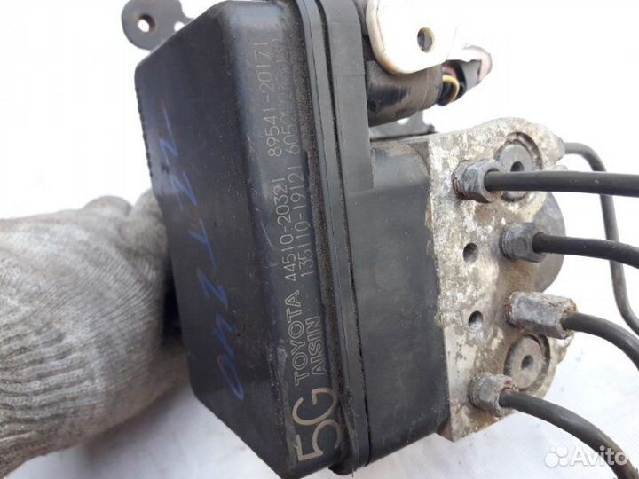 Блок управления ABS Toyota Allion ZZT240 1zzfe