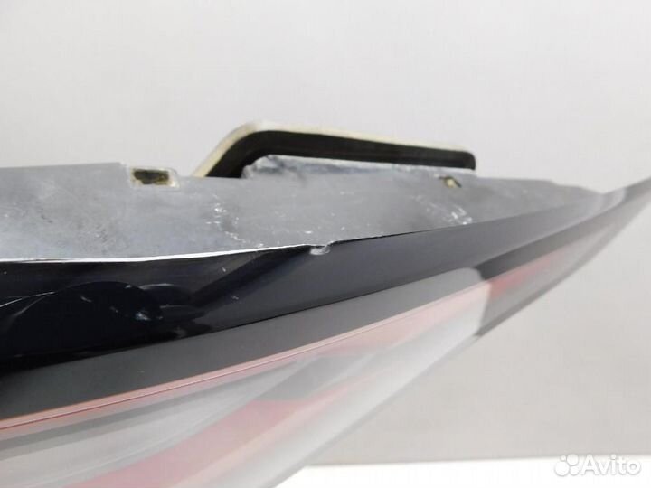 Фонарь задний наружный правый Land Rover Discovery V