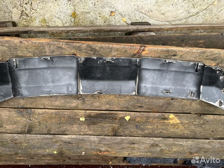 Накладка нижнего бампера Lexus lx 570-й 16-й год