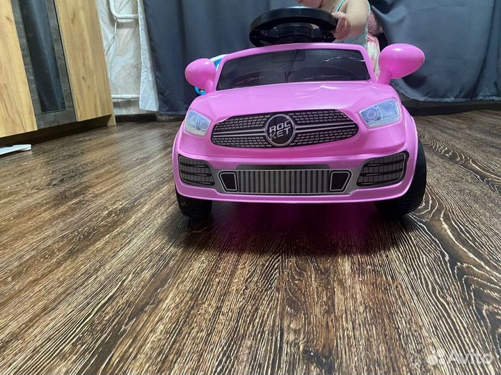 Детская электрическая машина на пульте управления