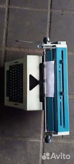 Печатная пишущая машинка Берлин