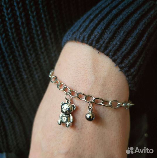 Браслет с подвеской мишка