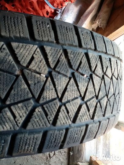 Bridgestone Blizzak DM-V2 265/65 R17 112R