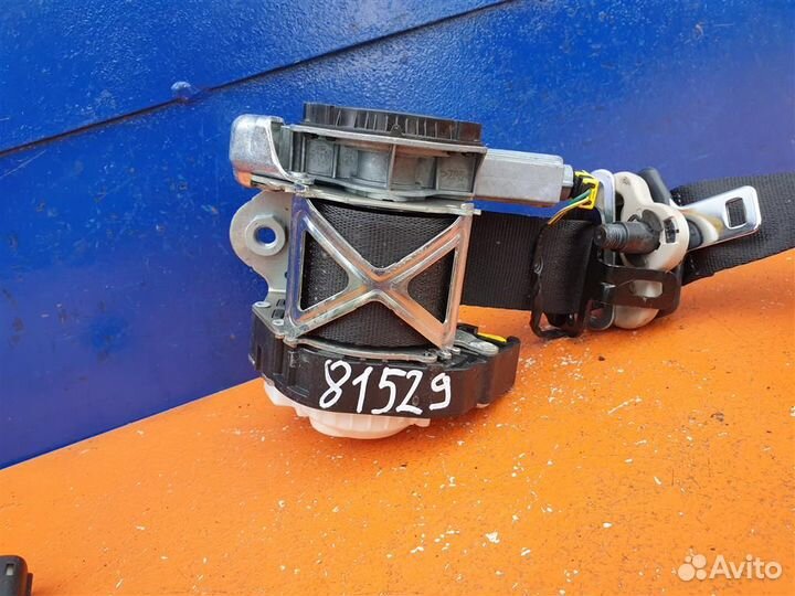 Ремень безопасности передний правый Ford Fiesta 6