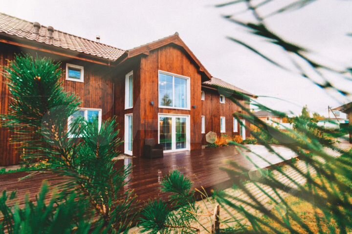 Коттедж 300 м² на участке 12 сот.