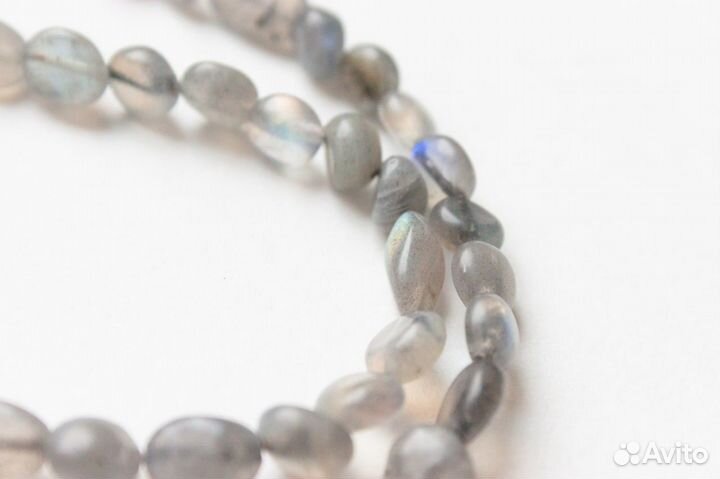 Минималистичный чокер из лабрадорита