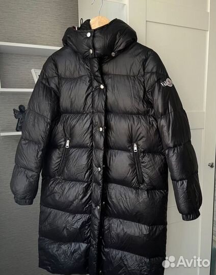 Пуховик женский Moncler