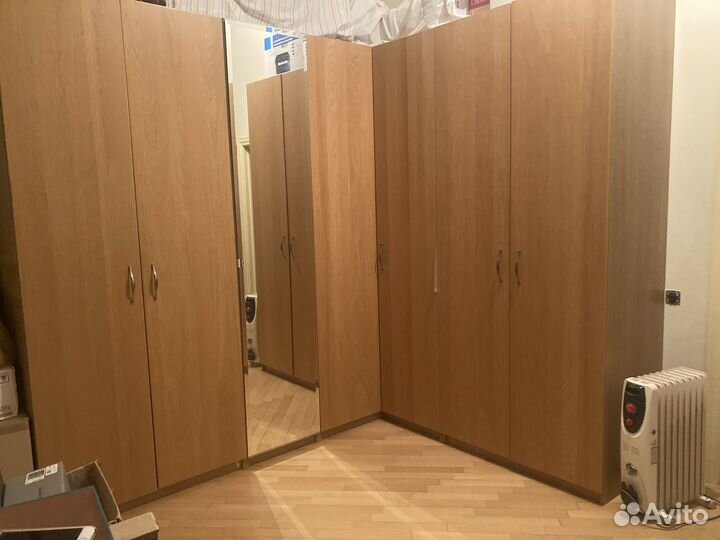 Шкаф IKEA угловой двустворчатый распашной