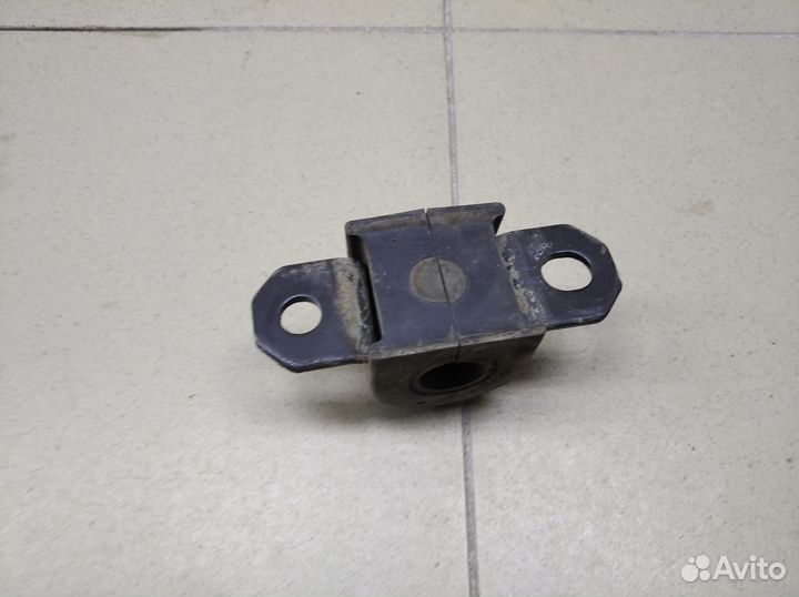 Кронштейн (п.з.к.) Fortuner 2015