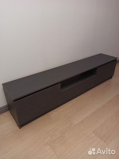 Тумба под Тв Хилтон