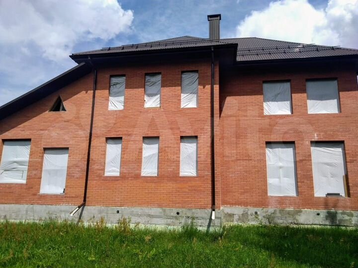 Коттедж 318,8 м² на участке 18 сот.