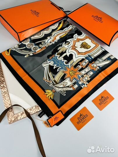 Серый шелковый платок Hermes