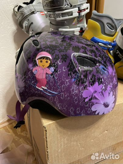 Шлем и ботинки горнолыжные детские