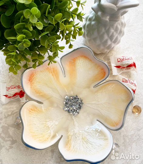 Конфетница ручной работы из эпоксидной смолы