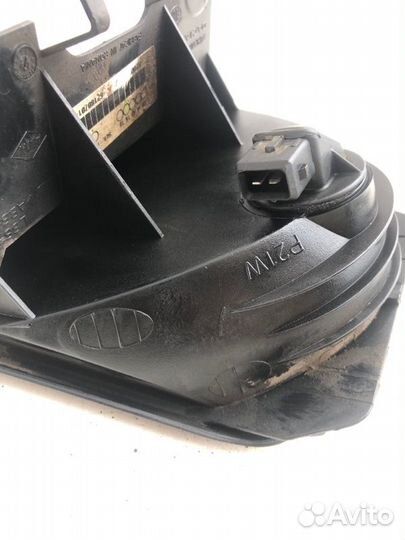 Стоп-сигнал Renault Logan седан 1.4 K7JA710 2013