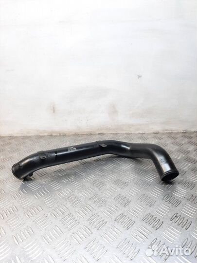 Патрубок интеркулера Volkswagen Passat седан 2.5