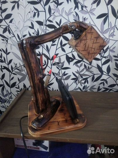 Светильник из дерева с органайзером