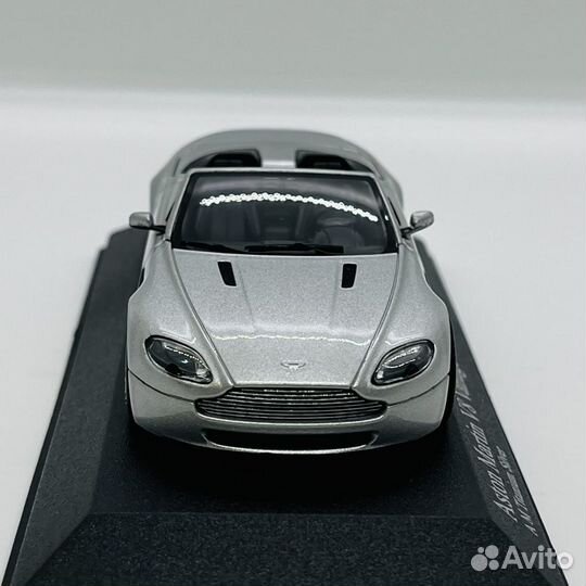 Aston Martin V8 Vantage Roadster Minichamps 1/43