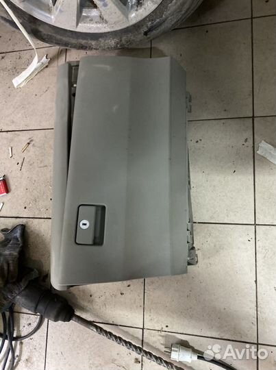 Бардачок на Toyota Camry