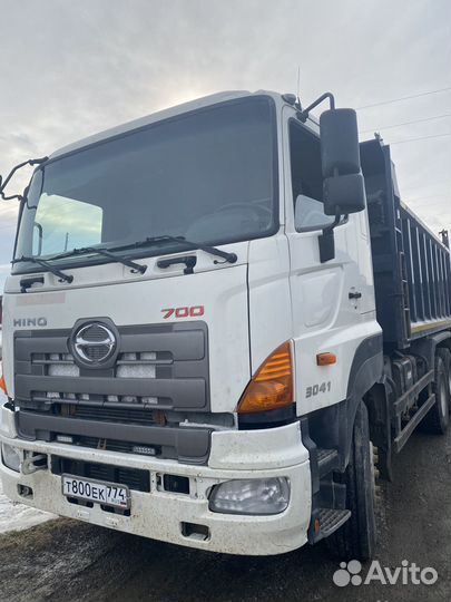 Водитель самосвала