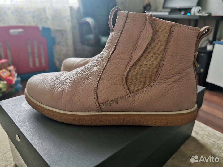 Ботинки натуральная кожа 34 и резиновые сапоги 32