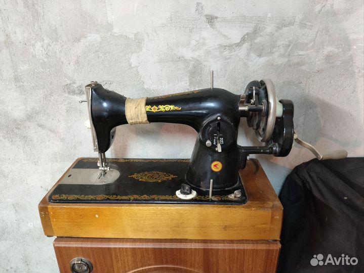 Швейная машинка «Чайка»