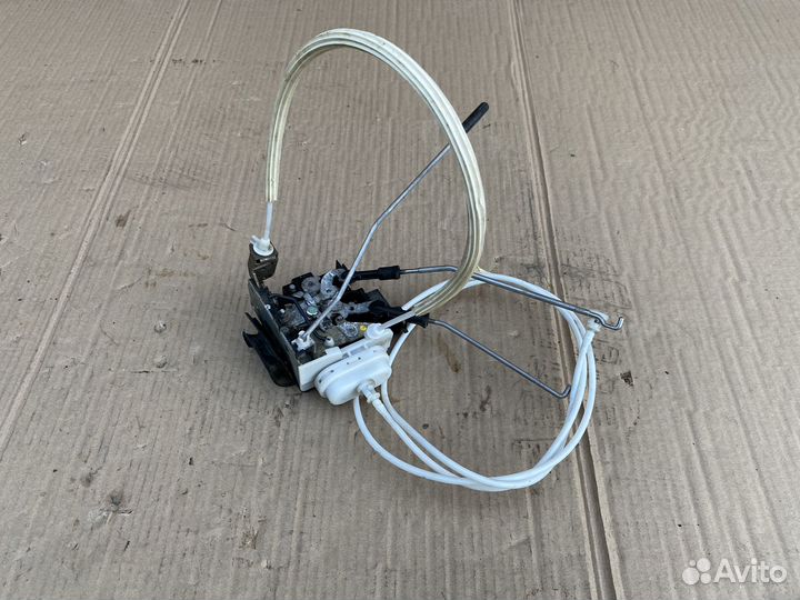 Замок двери передней Правой Audi A4 B5