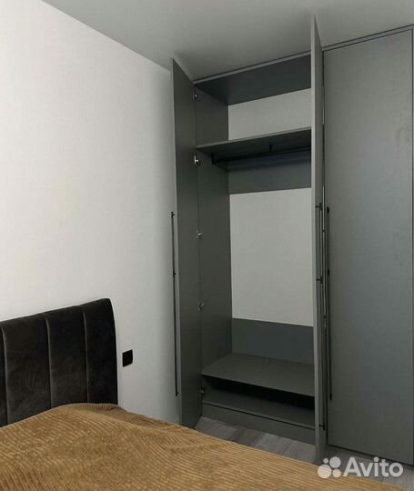 Шкаф классический