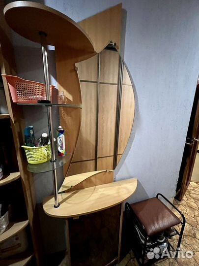 Зеркало напольное с полками и шкафчиком