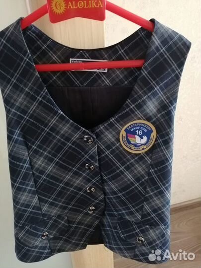 Жилетка для девочки школьная