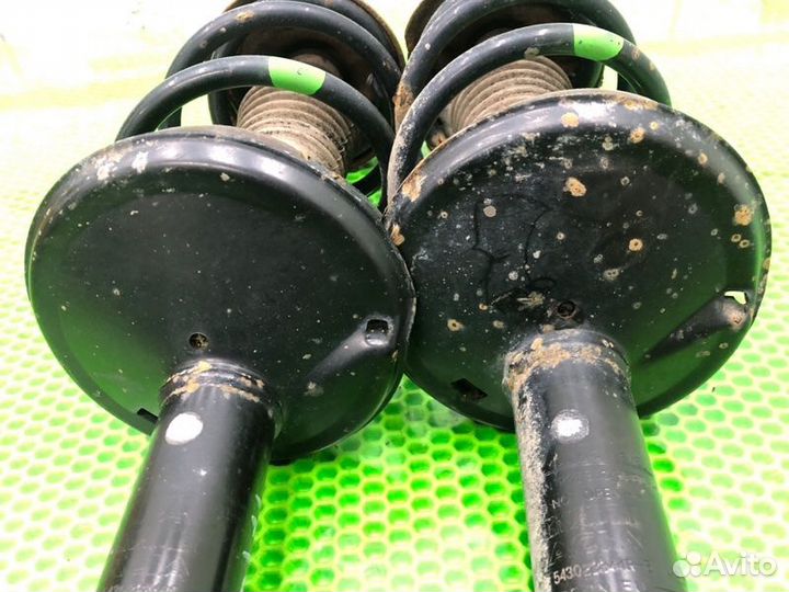 Стойка подвески передняя Renault Logan седан