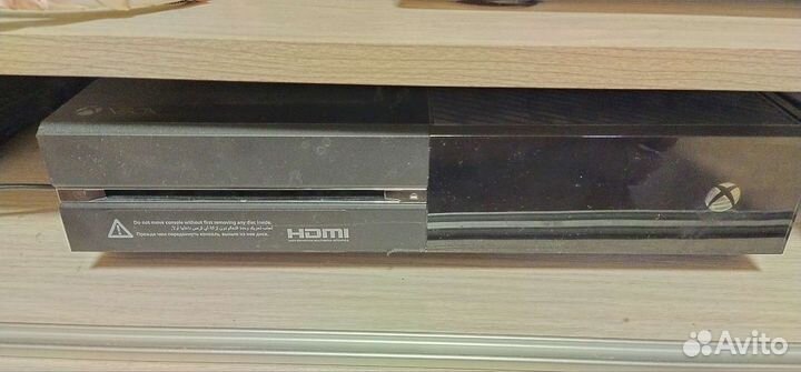 Xbox One и Kinect с креплением