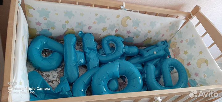 Детская кроватка с маятником